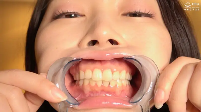 AD-01227 -  I took a close look at the tongue and teeth of a naughty older sister Kaho Kashii
