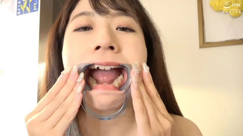 AD-01286 -  Very fetish tooth/throat/face licking observation & flexibility exercises!