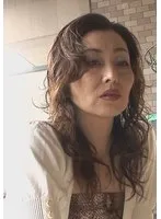 V052I-002 -  A beautiful mature woman who has zero resistance to sex! She's had sex with over 150 people, including a lover and a sex friend! She's in full erotic mode and has sex with the male actor with all her might!