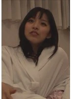 V072I-002 -  A beautiful woman with a fair complexion and big round eyes and a beautiful woman with tanned skin and sharp eyes. While waiting in the makeup room, an unexpected incident occurs and they get caught up in it?!