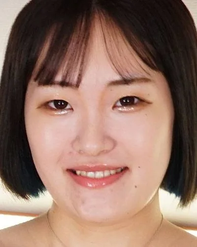 Hana Kawamura