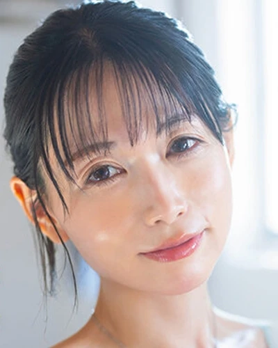 Kumi Koizumi