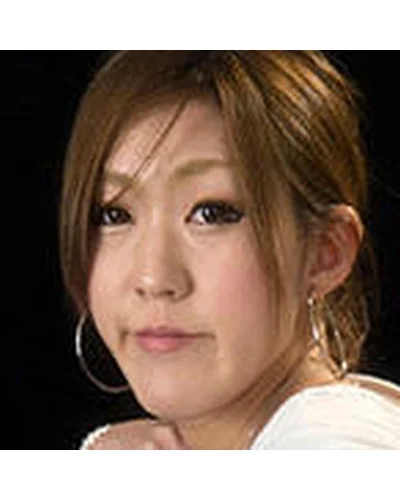 Mirei Momoka